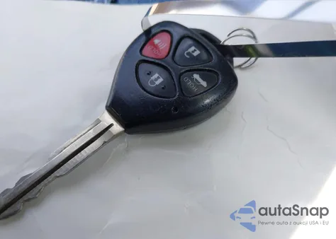 2010 Toyota Camry Le/Se/Xle z USA, uszkodzony, nr VIN 4T4BF3EKXAR024935